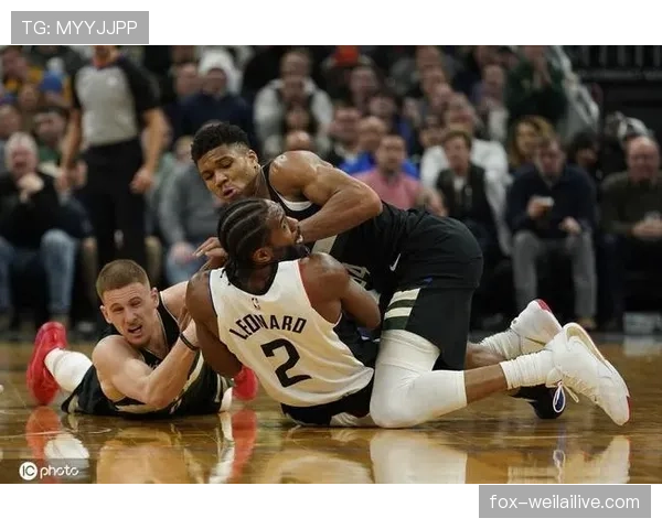 NBA争球判定规则最新解读:满足什么条件裁判会吹争球? NBA争球判定规则最新解读:满足什么条件裁判会吹争球?